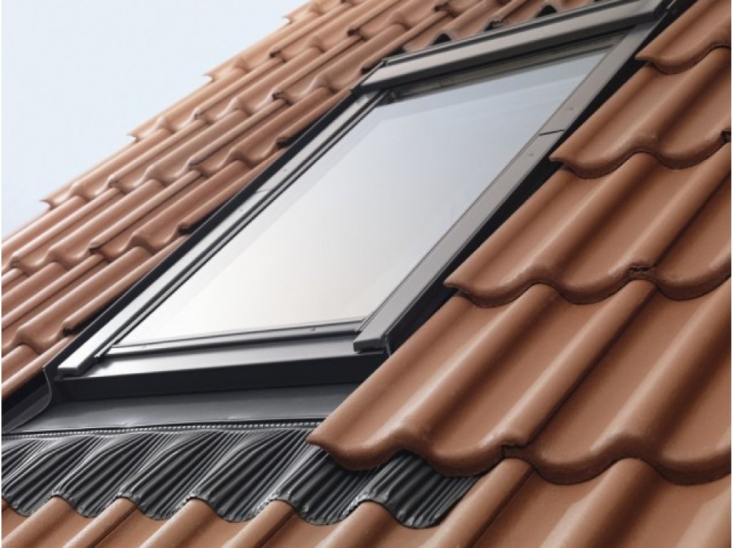 VELUX Střešní okno GLL 1061 - dřevo