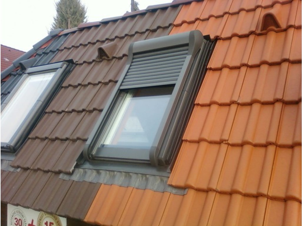 ROTO Předokenní roleta ZRO S elektrická - solární pohon